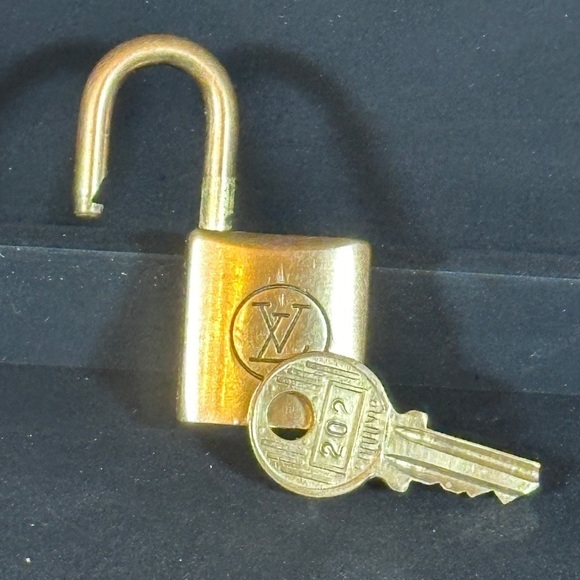 # 202 Louis Vuitton Lock and Key - Picture 3 of 7